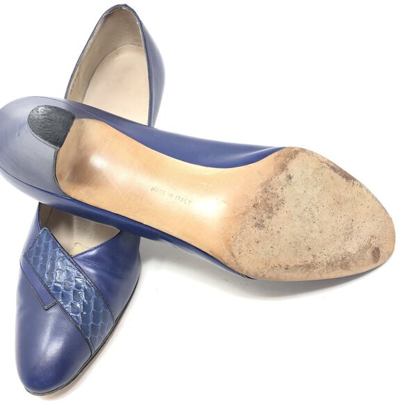 Salvatore Ferragamo Blue Leather Mid-Heel Pumps Textured Size 7 AA Vintage Italy - Picture 13 of 13